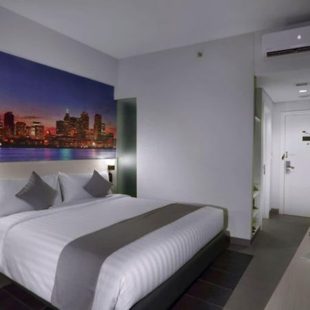 Hotel Neo+ Kebayoran Jakarta Exterior photo